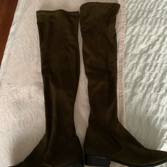Aldo’s woman’s over the knee olive color microsuede boots size 7.5 - Picture 9 of 16